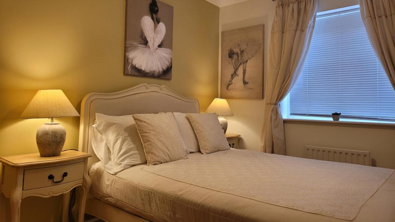 Three Bedroom Apartment By Beautiful Park Лондон Экстерьер фото
