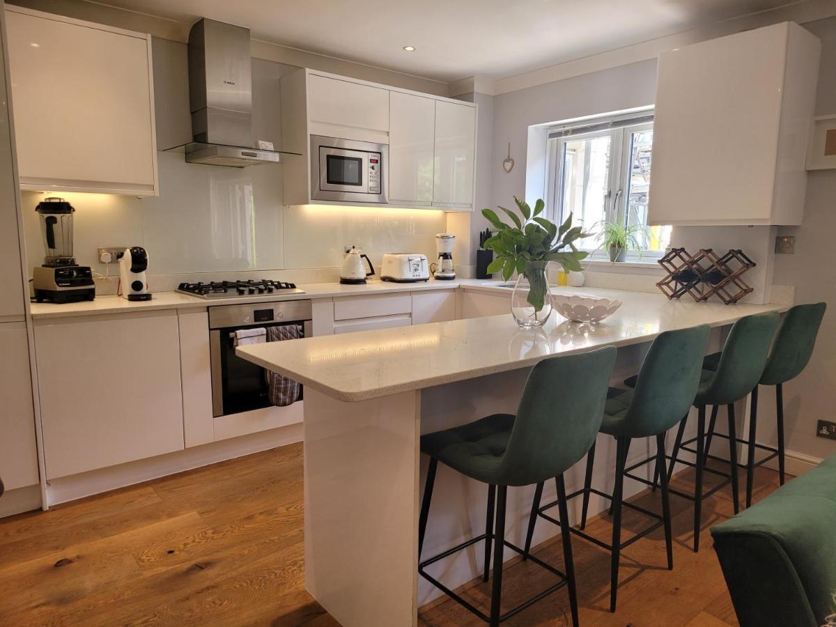 Three Bedroom Apartment By Beautiful Park Лондон Экстерьер фото