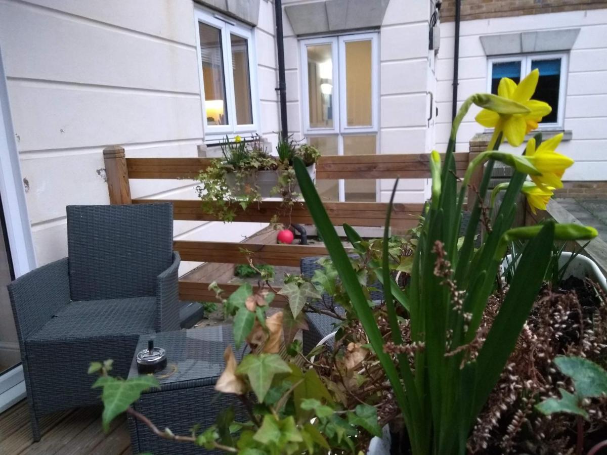 Three Bedroom Apartment By Beautiful Park Лондон Экстерьер фото