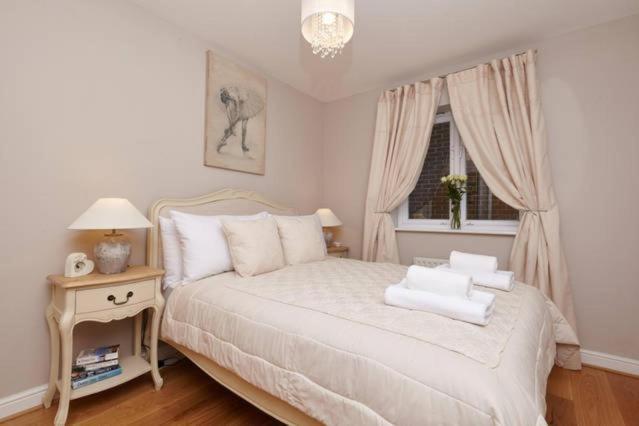 Three Bedroom Apartment By Beautiful Park Лондон Экстерьер фото