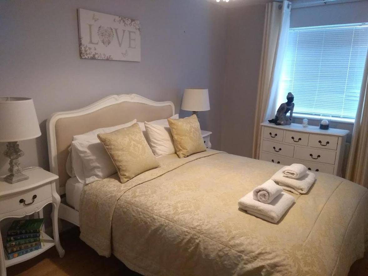Three Bedroom Apartment By Beautiful Park Лондон Экстерьер фото