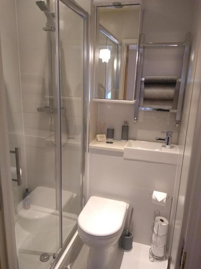 Three Bedroom Apartment By Beautiful Park Лондон Экстерьер фото