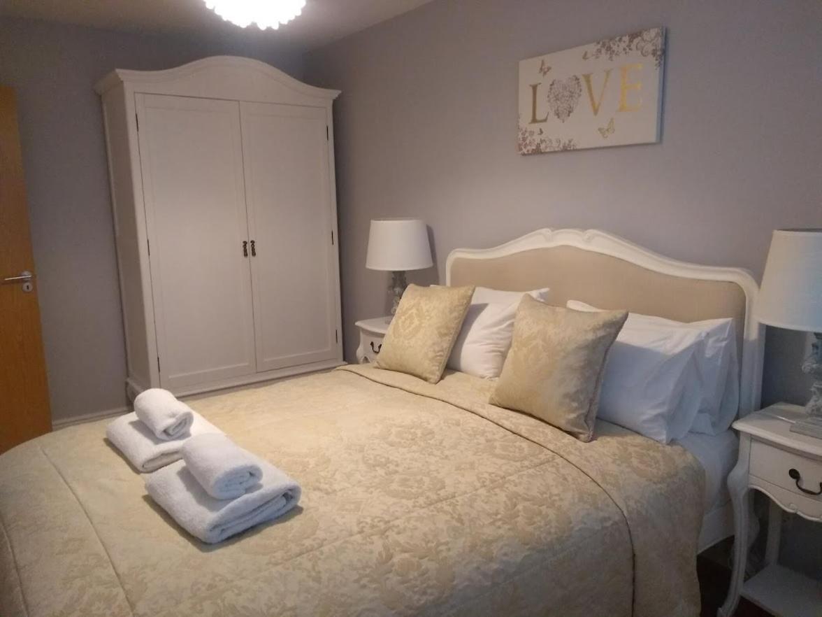 Three Bedroom Apartment By Beautiful Park Лондон Экстерьер фото