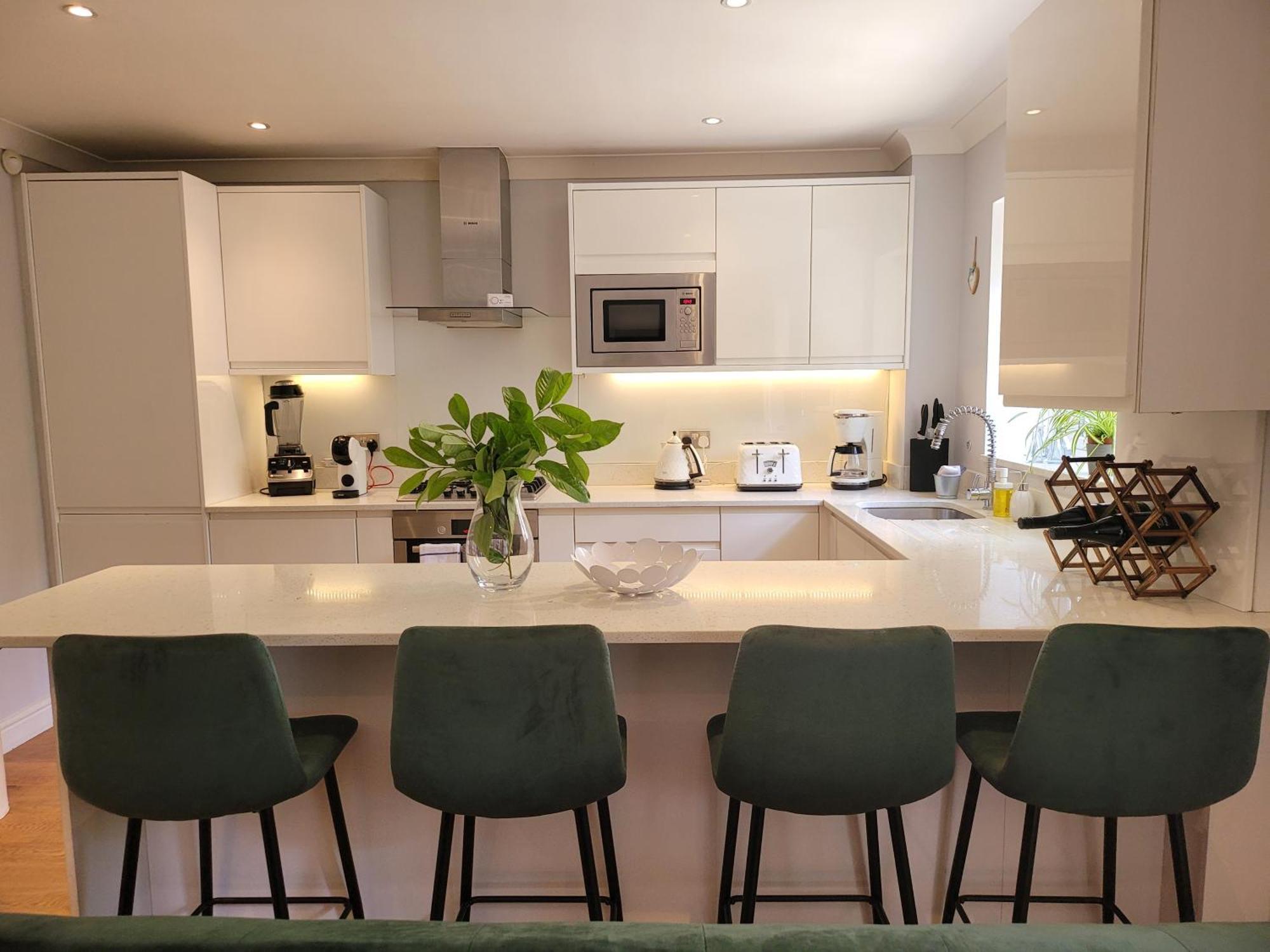 Three Bedroom Apartment By Beautiful Park Лондон Экстерьер фото